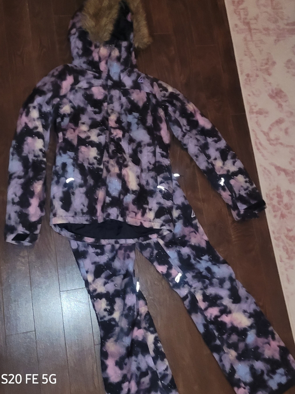 Women’s Pink & Black Ski Jacket and Pants Set